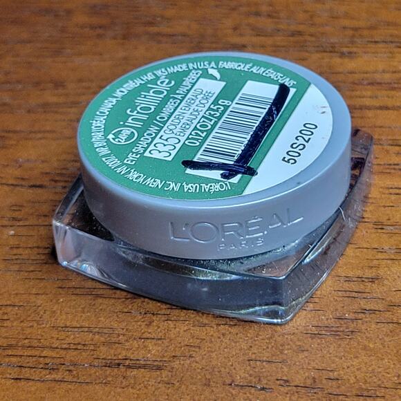 L'Oréal Paris Infallible 24HR Eye Shadow 335 GOLDEN EMERALD 0.12 oz✨️NEW✨️ - Picture 5 of 7